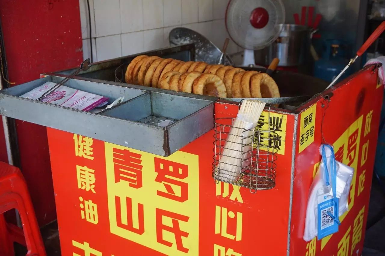 比户部巷还牛逼！藏在武汉闹市，家家都是网红店，你吃过几家？