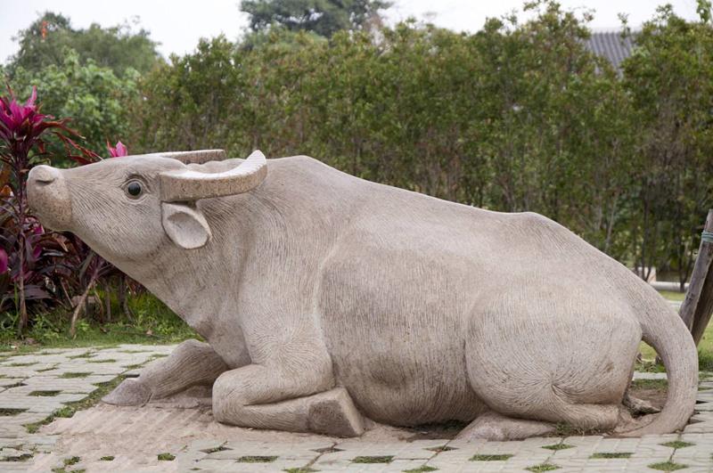 动物石雕中石雕牛的寓意何在
