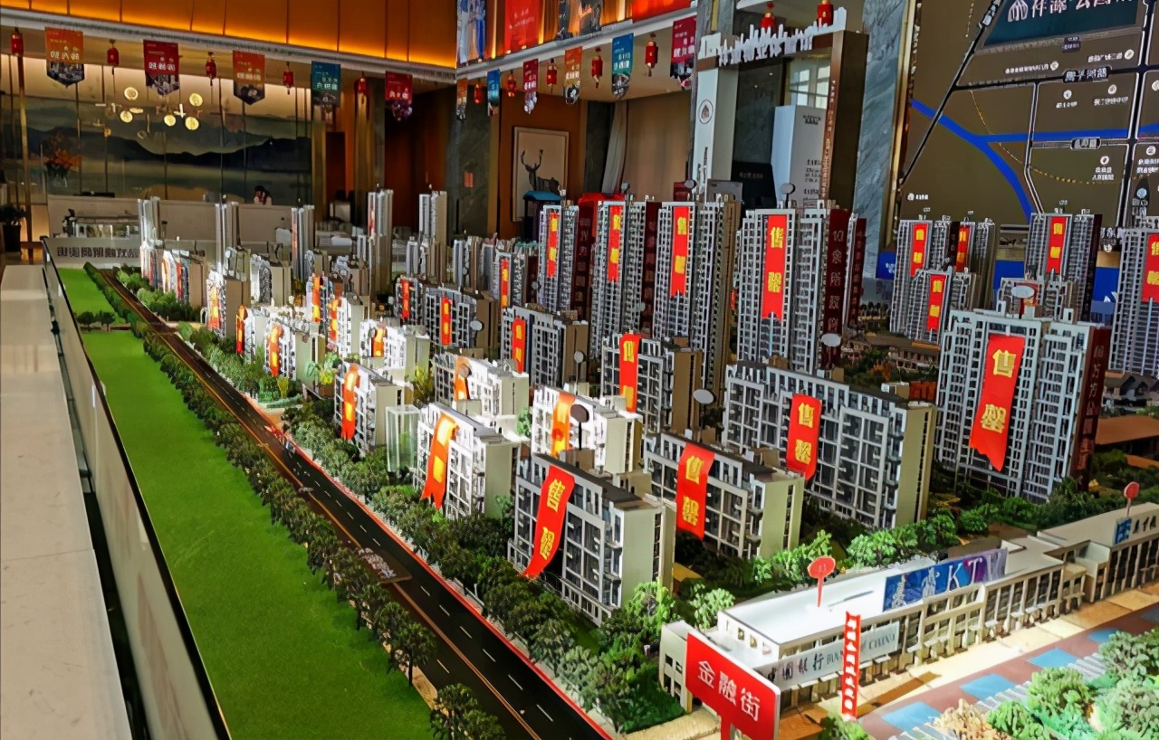 “买房”与“存钱”差别大吗？专家给出看法：5年后“一目了然”