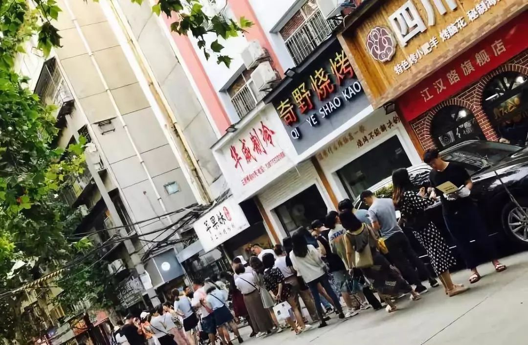 武汉排队超超超凶的10家店！看看你为哪几家罚过站？