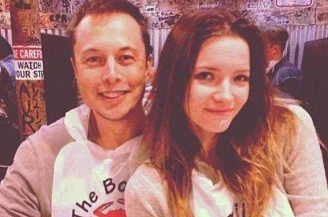 特斯拉之父马斯克的童年：父母离异，校园暴力，性格内向