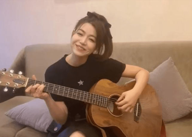 陈晓过生日低调庆生，陈妍希祝福很个性，陈晓称“这是最高愿望”