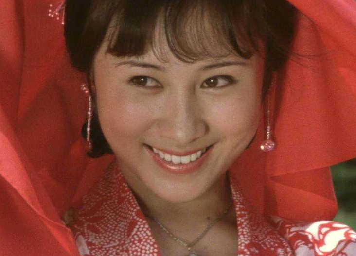 丁岚：17岁出演少林寺，和李连杰传出绯闻，嫁富商又后悔了？