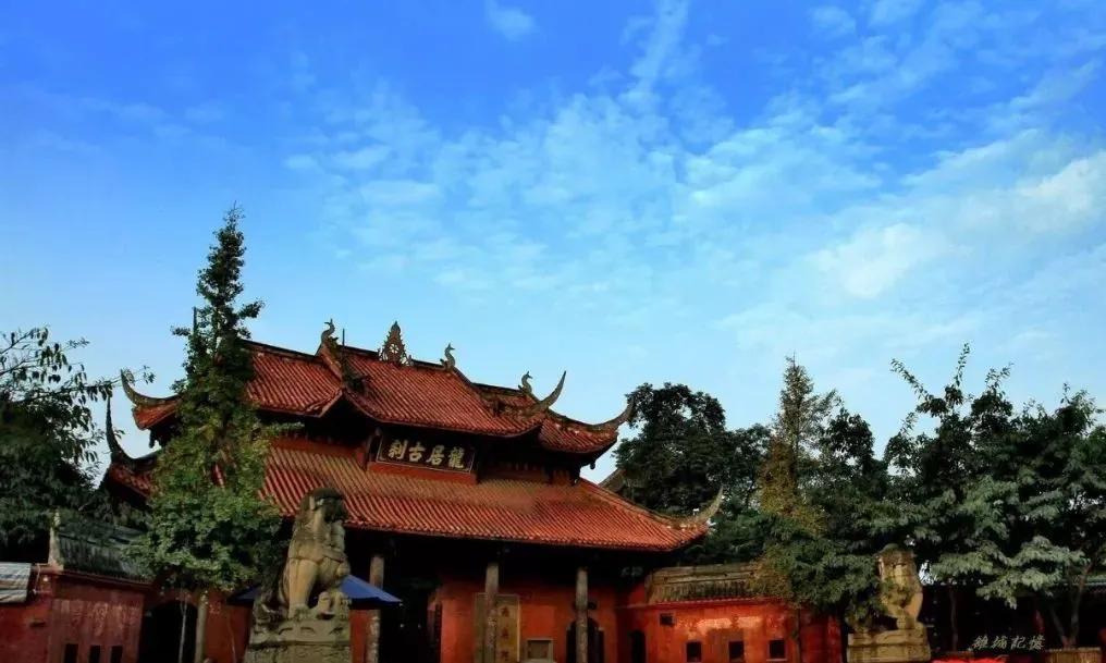 文章摘要: 入冬后,空气中带着寒意冬天的风吹得树叶掉落广汉的龙居寺