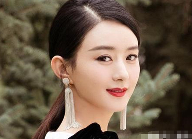 坐月子的赵丽颖，和不坐月子的颖儿，名字都带“颖”却像二代人