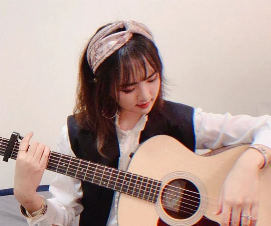 孟晚舟还在远方，妹妹姚安娜却要出道？她们相