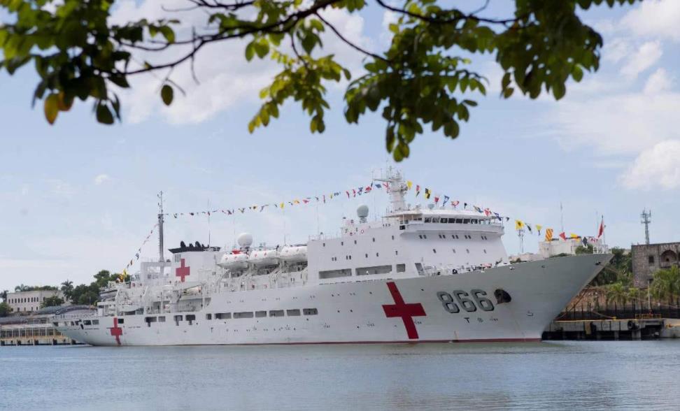 致最可爱的人！国产最新型医疗舰进驻南沙，力保边防战士健康无忧
