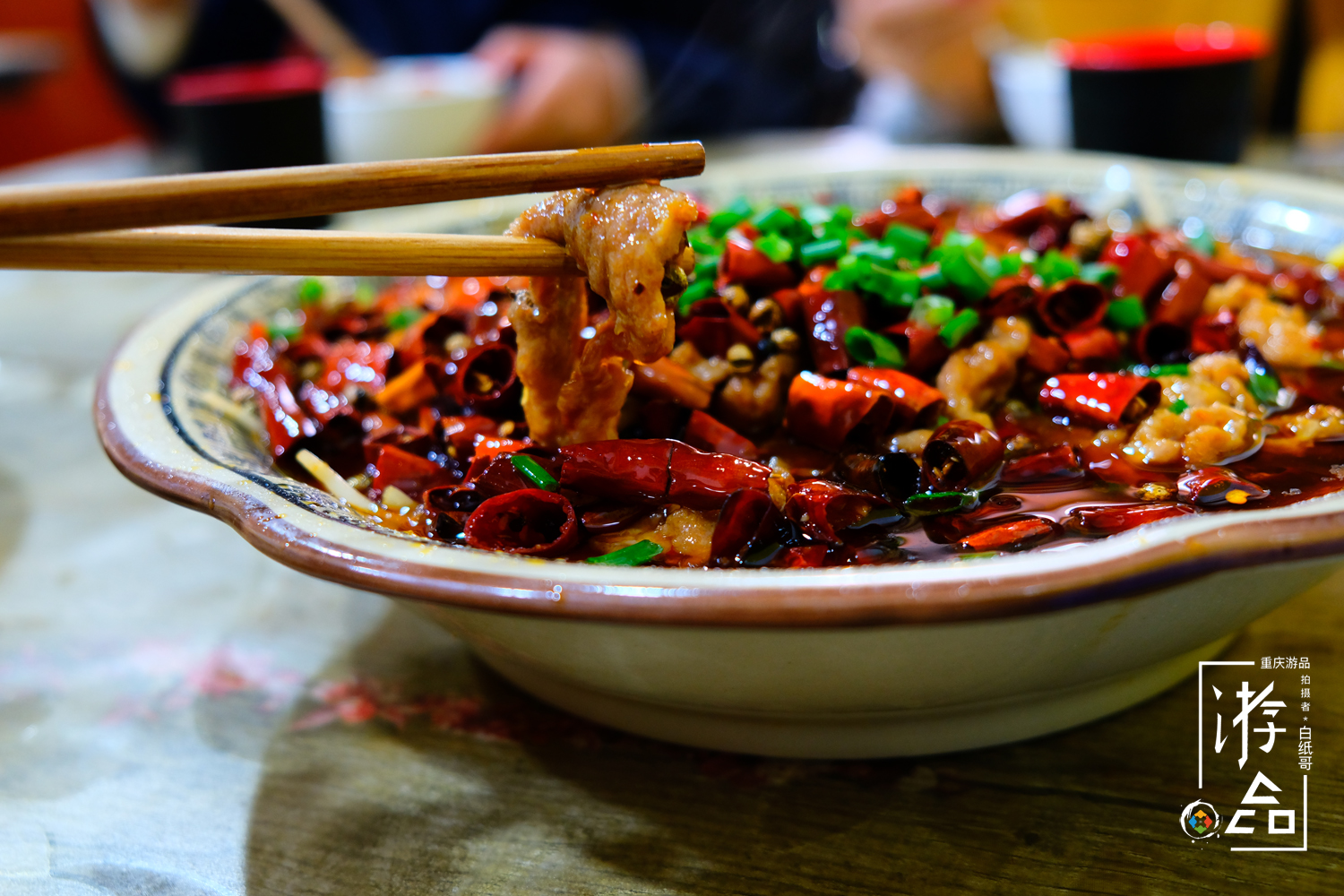 水煮肉片麻辣鲜香，以肉为主蔬菜为辅，用什么菜打底才是正确的？