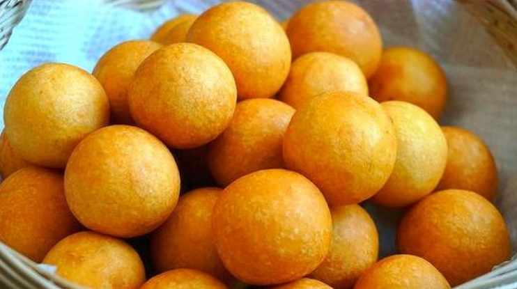 炸红薯丸子，用淀粉还是面粉？都不对，厨师长教你做法，外酥里嫩