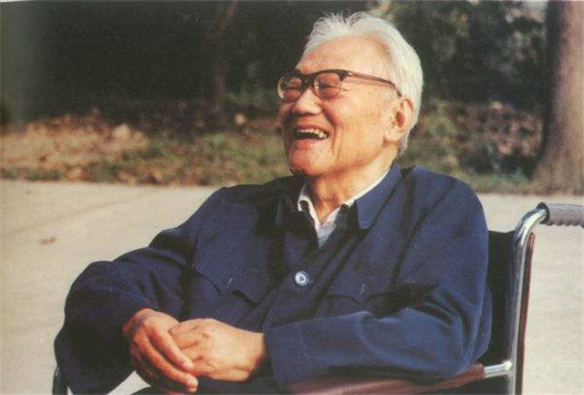 自由恋爱如同泡沫，《家》and《故乡》：青年吹