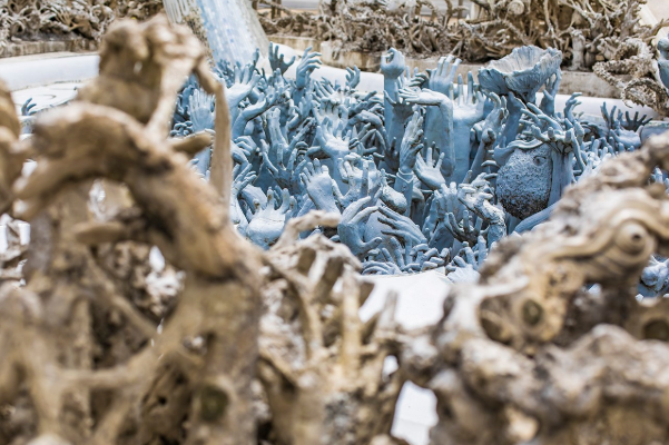 泰国“最梦幻”的白庙，洁白如琼楼玉宇，近看