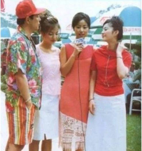 还珠三姐妹怎样拉开差距的？赵薇一路大佬护航