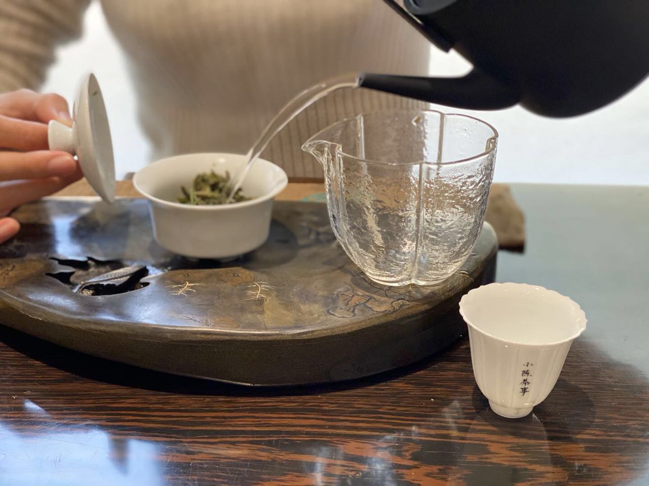 六大茶类中，绿茶、白茶、红茶、岩茶，分别需要什么水温冲泡？