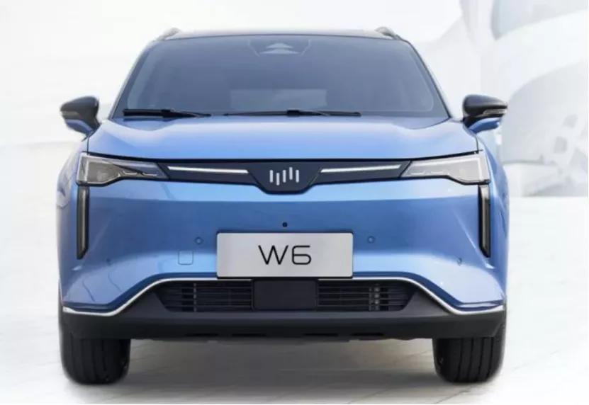 下代AMG C 63将搭载四缸机，米其林推出电动车运动胎