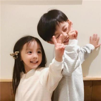 情侣头像呆萌两张配对小孩