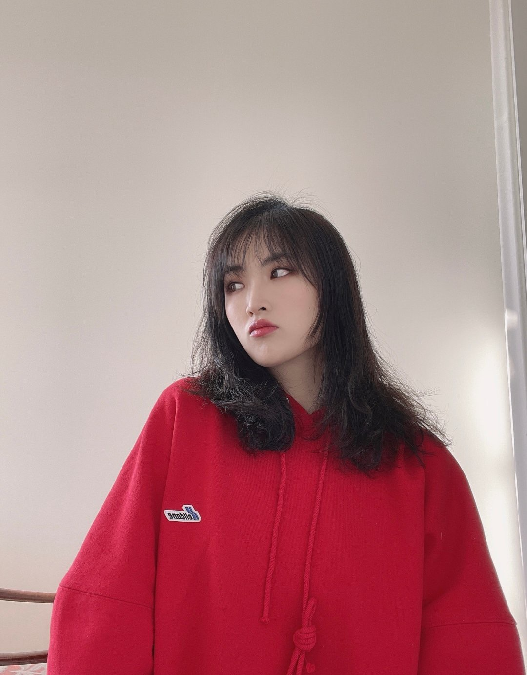 姚安娜入圈封面曝光，全身上下尽显富贵，为何出道就惹群嘲？