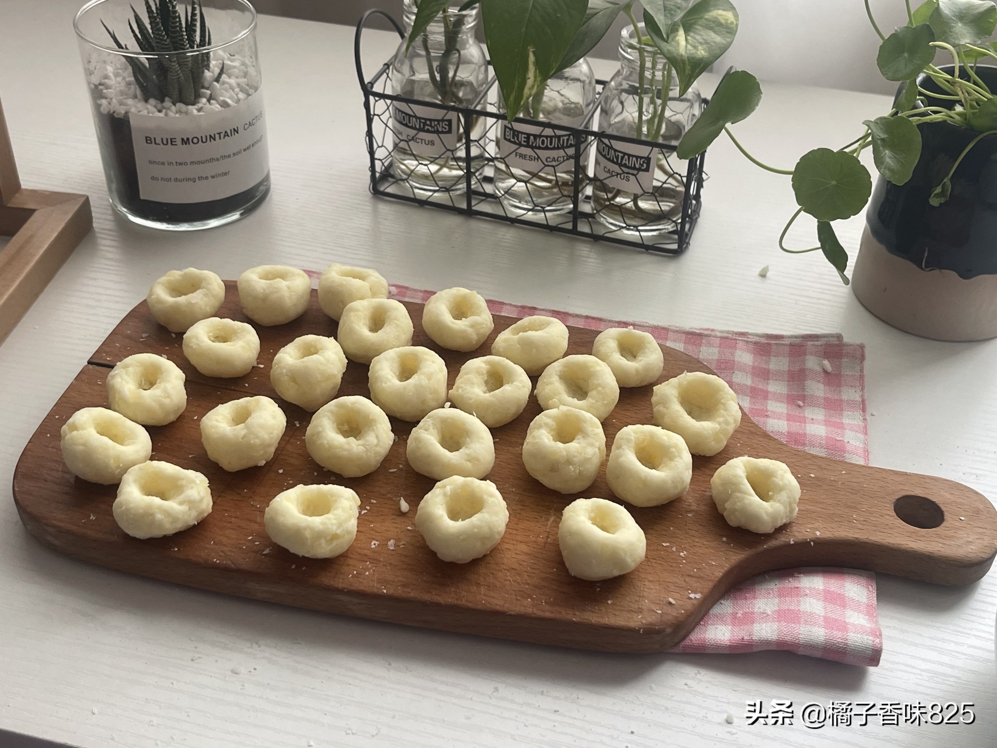 土豆新做法，香辣酸爽软糯劲道特开胃，比凉皮还好吃，适合夏天吃