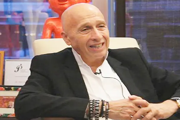 他放弃美国和加拿大国籍，富商带100亿家产，加