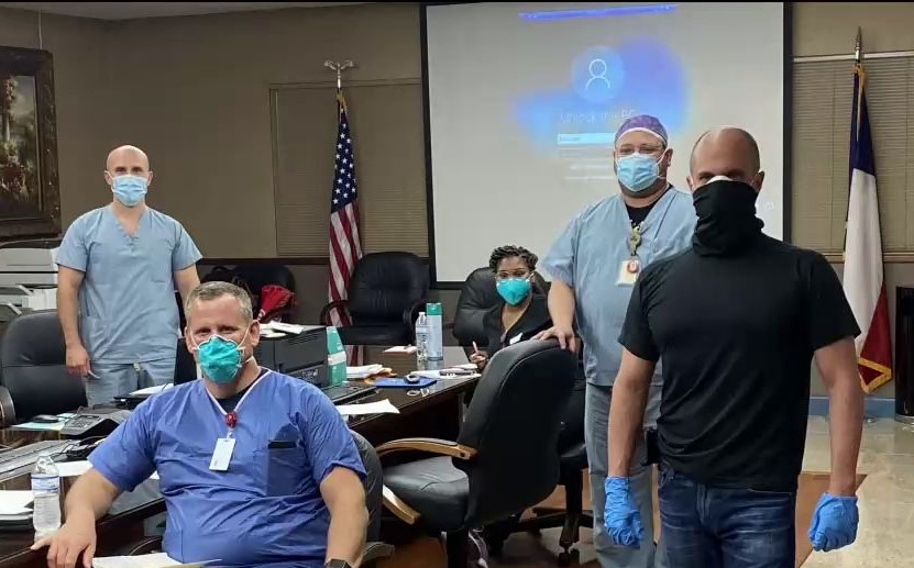 特朗普重开美国，恶果曝光！德州医院爆满，宣布要送病人回家等死