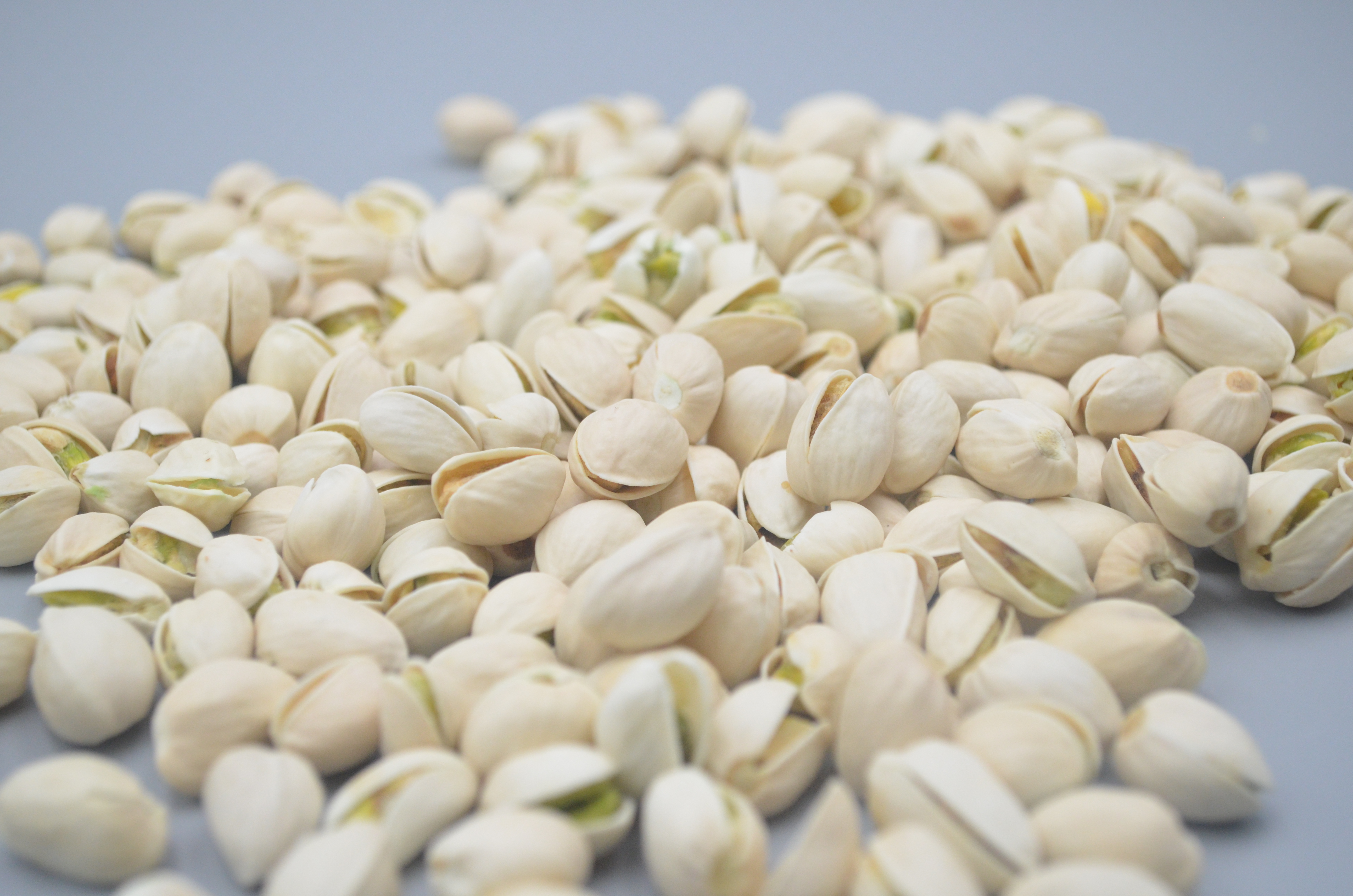 選購開心果時，“黃殼”和“白殼”哪種好？ 才知道區別這麼大