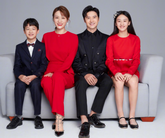 田亮晒父亲节礼物，森碟用彩纸折衬衫给爸爸表白：世界上最好的爸