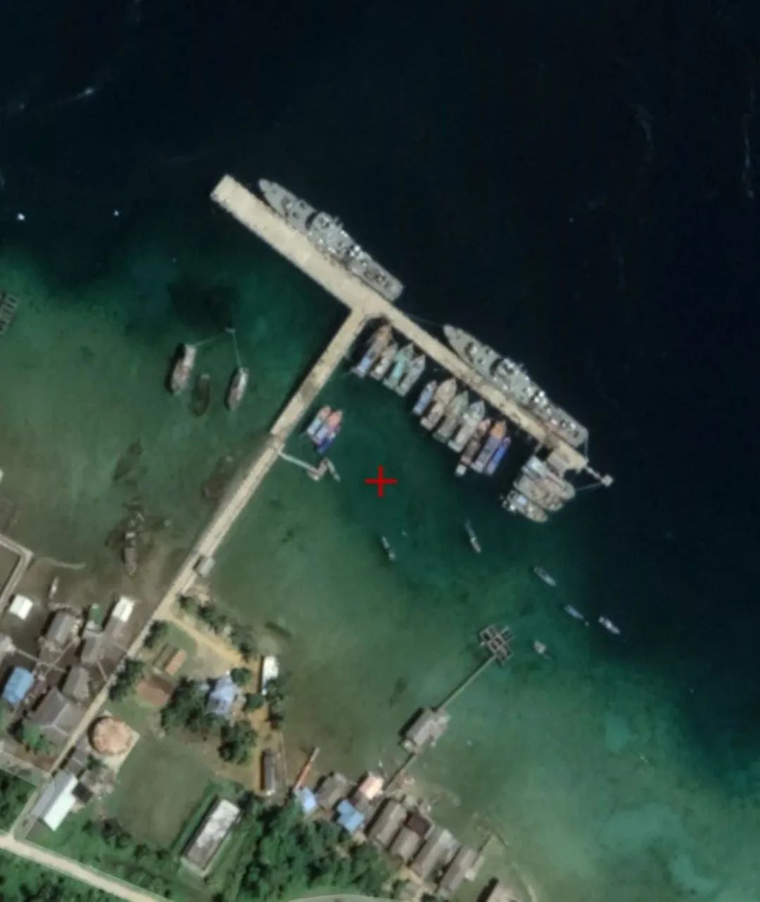 印尼在南海打造不沉航母：正部署陆海空3军兵力，潜艇已进驻