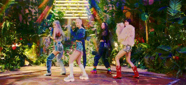 换上几十万的奢侈品，火遍全世界的女团还被嘲