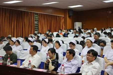 技能满点!为官网万博app的“南丁格尔”们点赞