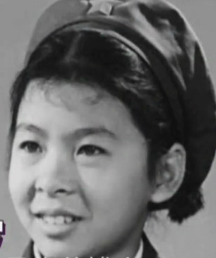 13次登春晚，唱红《十五的月亮》，58岁续写《春