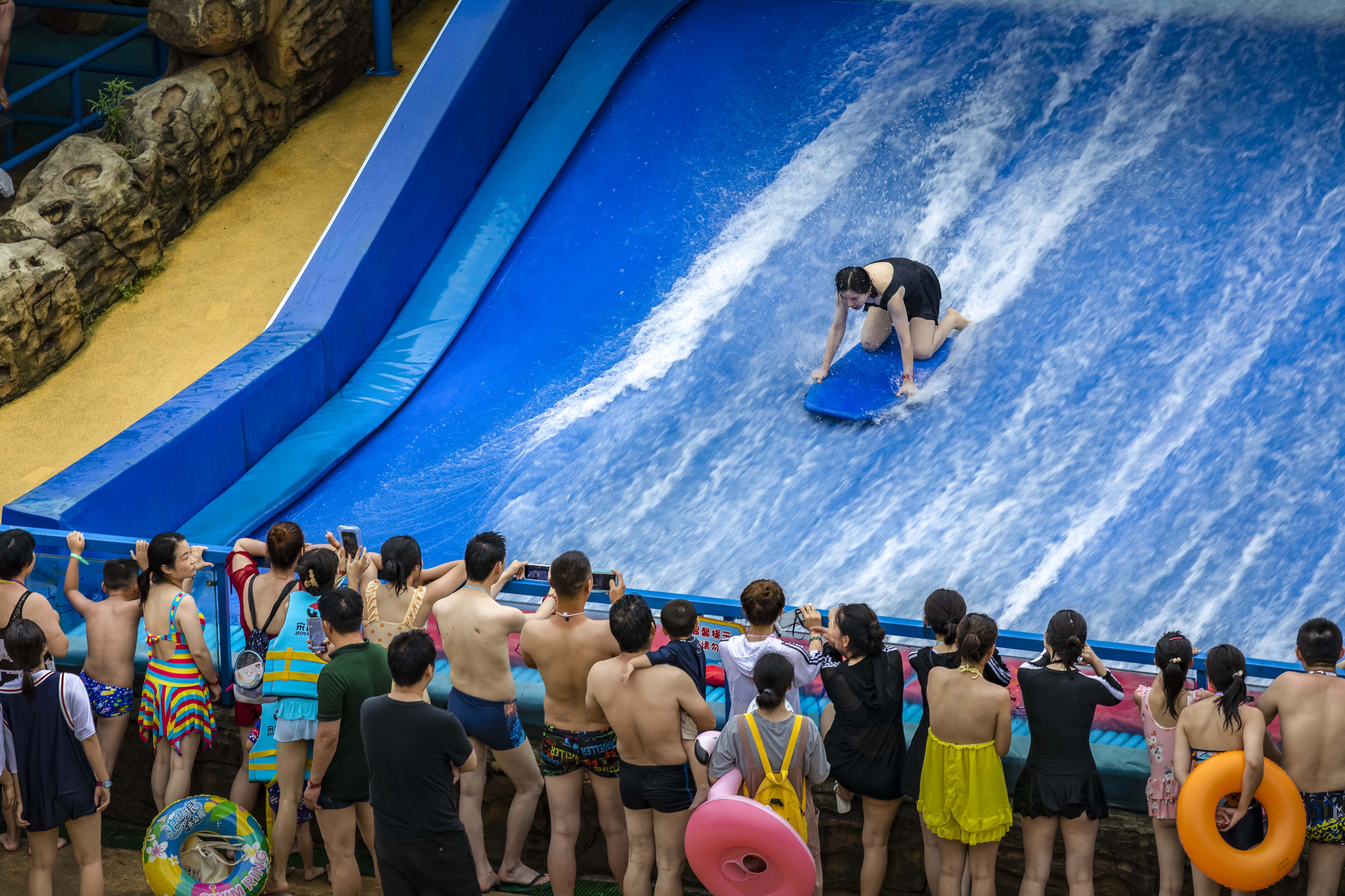 杭州夏季哪里可以避暑？去浪浪浪水乐园来一场水上蹦迪狂欢吧