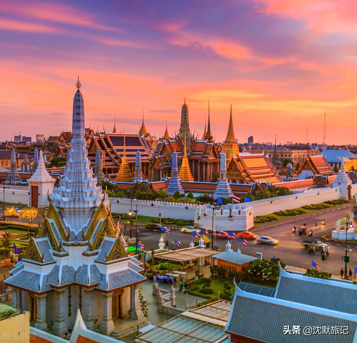 因为这些纸币上会有国王的头像,泰国人很尊重自己国家的国王和王室