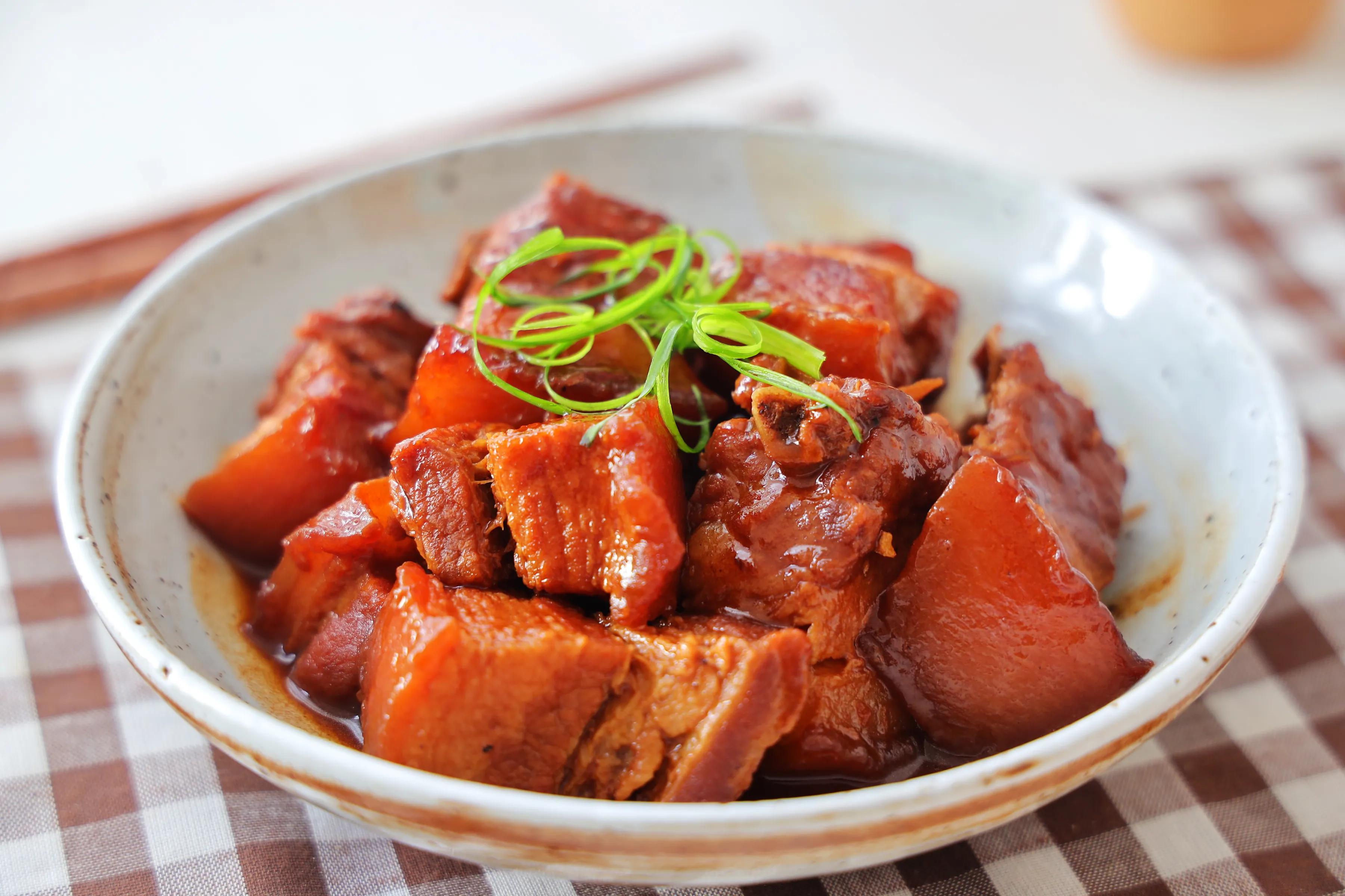 五花肉別紅燒了，教你懶人吃法，一碗醬汁就搞定，鮮香入味