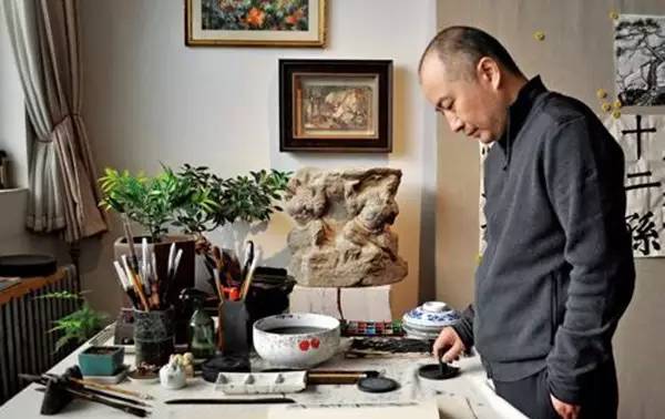 过气歌手林依轮，到底有多有钱？