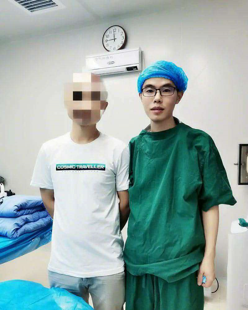 疯狂|24岁小伙疯狂健身后险些秃头 运动：这锅我不背