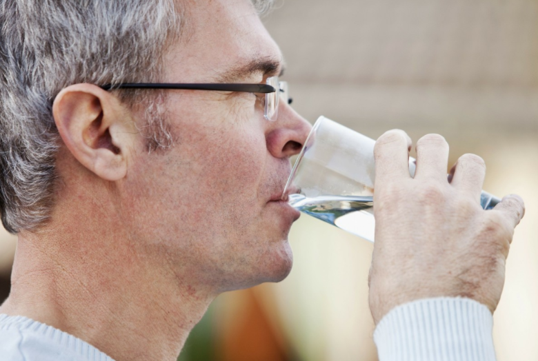 肺部不好要多吃這4類食物，能潤肺化痰，給肺部洗洗澡