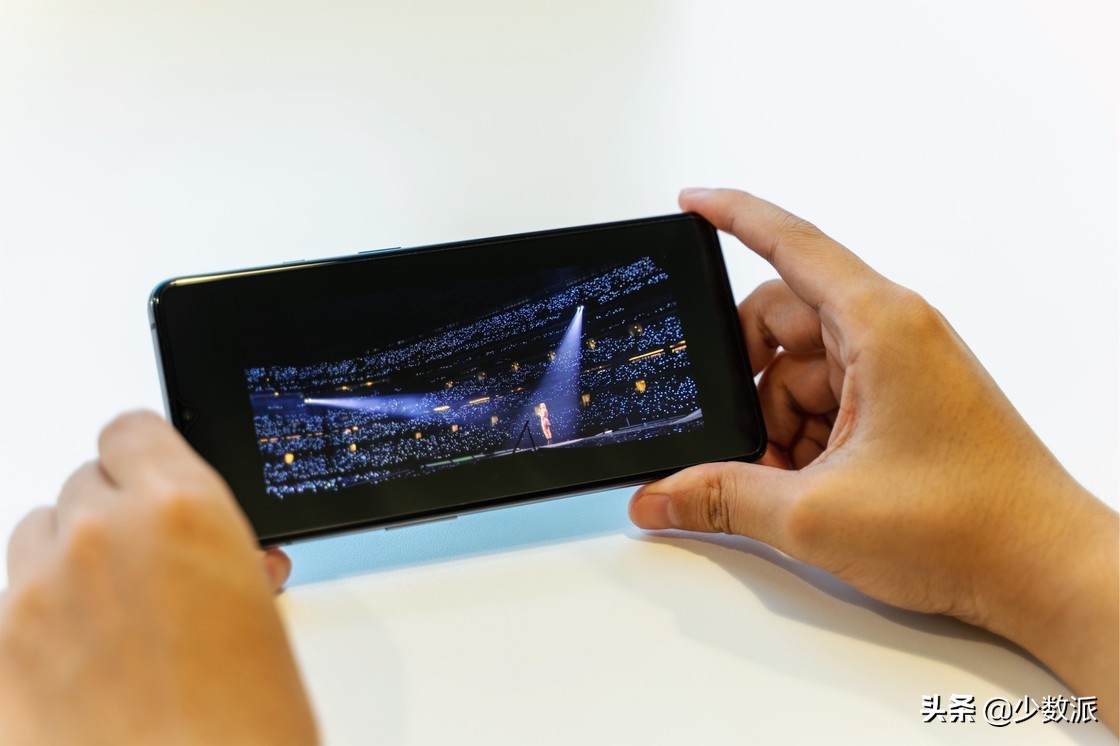 OnePlus 7T 上手体验：一台屏幕出色的性价比手机