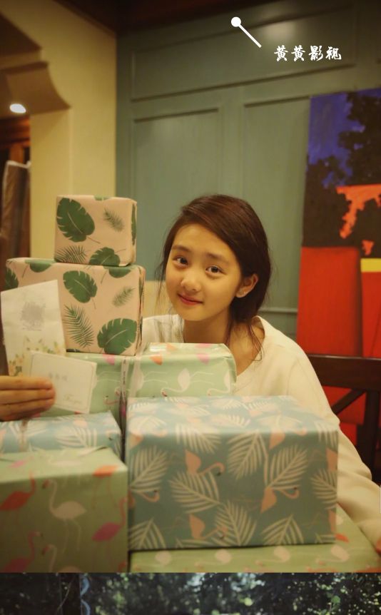 14歲的黃多多近照氣質驚艷，黃磊和孫莉的培養也太好了