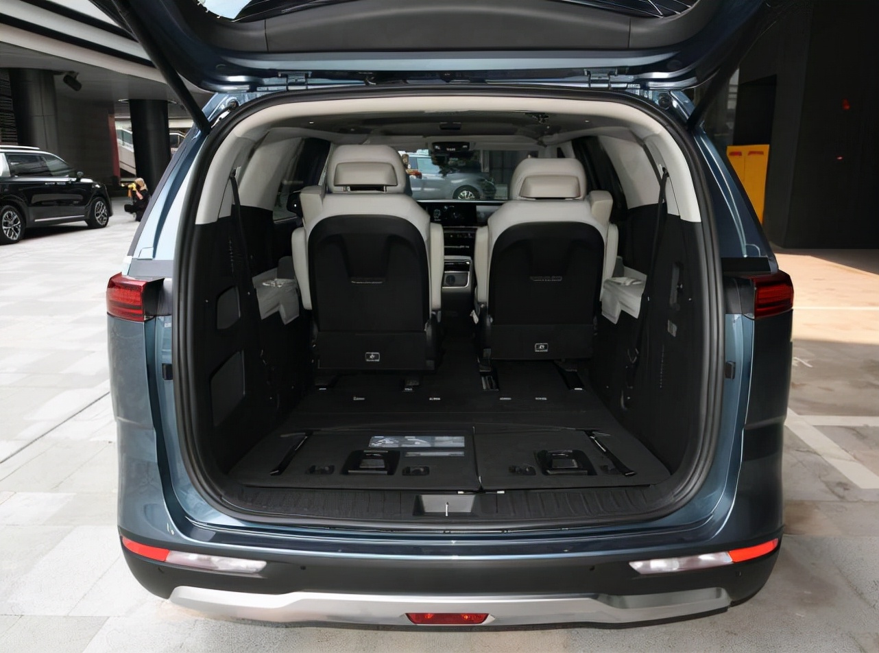 四大MPV齐聚成都车展：韩版GL8将预售，比亚迪“夏”或亮相？