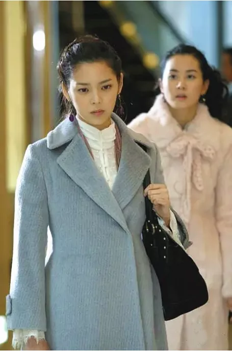 一手好牌打得稀烂，说的就是她吧