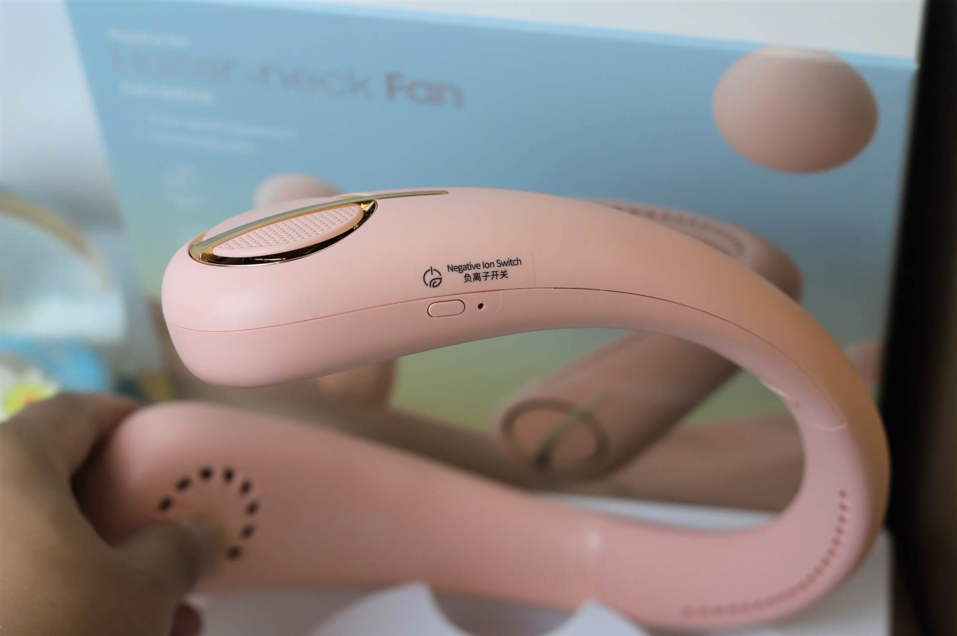 Benks F21负离子挂脖风扇轻体验：解放双手，劳动时的清凉神器