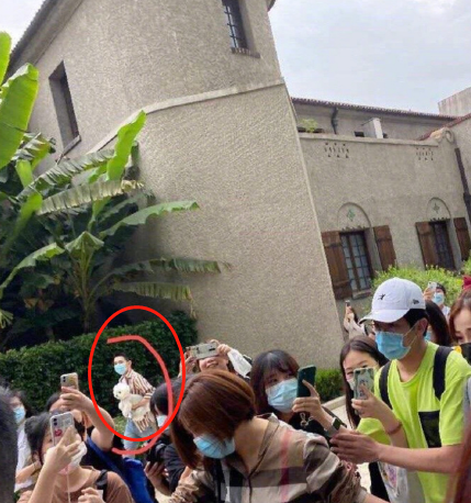 李佳琦叫错虞书欣名字，虞书欣高情商化解，许佳琪在线被CUE