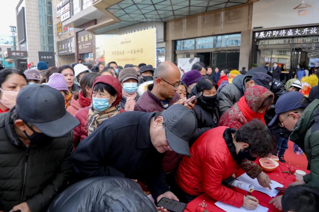 今天翼城这里有上万人前来围观，你来了吗？