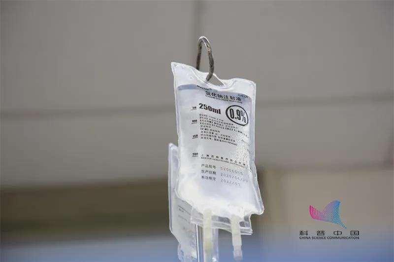 傷口上撒鹽能殺菌？快住手！這可能會(huì)送命…