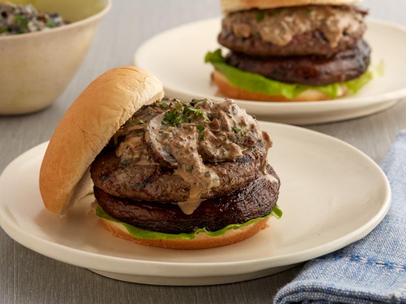 The practice of hamburger of salad sauce beef