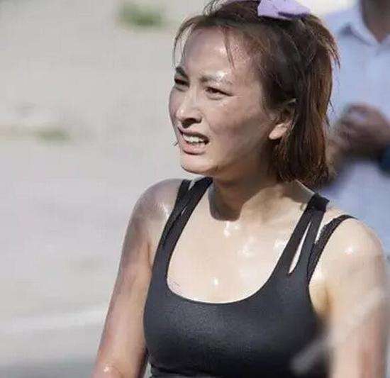 乘风破浪陪跑？别再心疼吴昕了，她才不是需要你同情的富婆