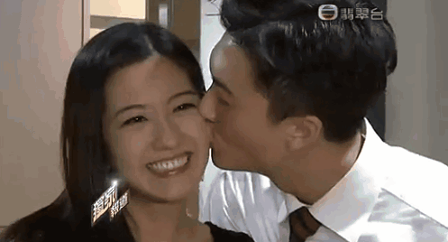 TVB假面夫妻：人前人后两幅面孔，黄浩信再夺视帝，终于不装了