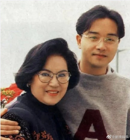 林峯悼念李香琴亲切喊奶奶，在《溏心风暴2》饰演对方最爱的孙子