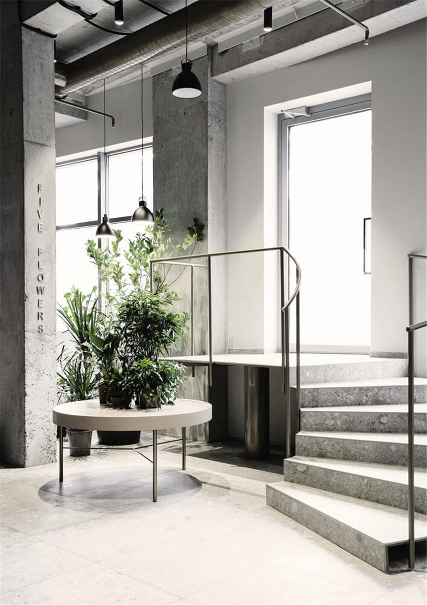 合肥花店装修设计，工业风与花店的碰撞，是一眼心动的感觉