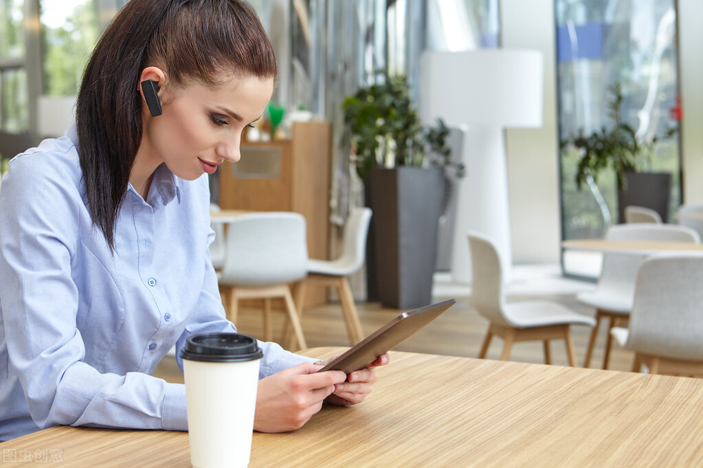 教务管理系统软件下载APP好还是小程序好？