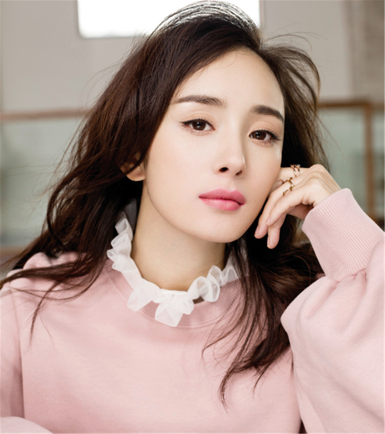 Angelababy Yang Ying is in " ace is right ace " in showed her harsh one side